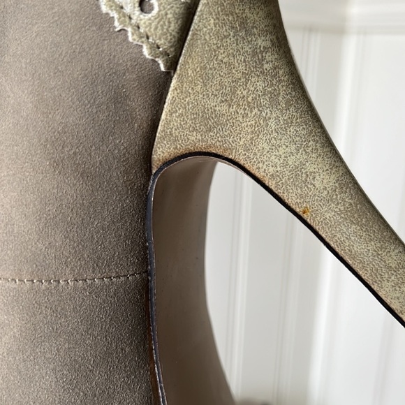 MADDEN GIRL Limmeric Tan Gold Big Bow Peep Toe Platform Heels Shoes 7.5 - Picture 15 of 17